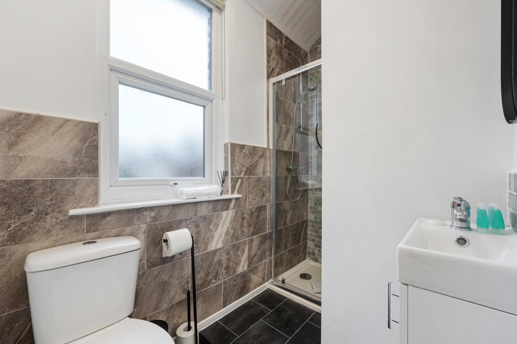 Anfield Cosy Stays - Air Host & Stay - Sleeps 14 Liverpool Dış mekan fotoğraf